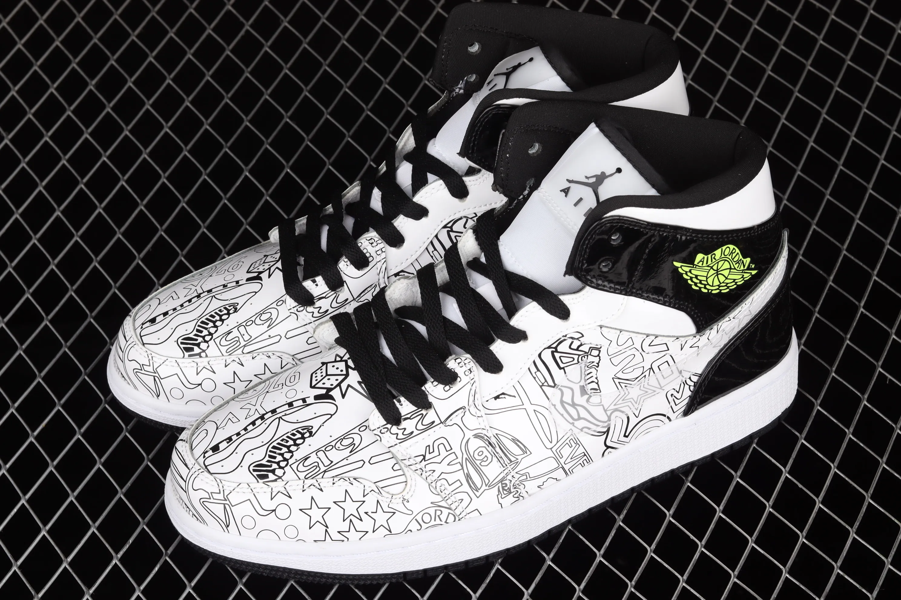 All categories Air Jordan Jordan series basketball shoes Air Jordan 1 Mid Air Jordan 1 Mid SE AJ1 Joe 1 white and black mid-top basketball shoes DC4099-100